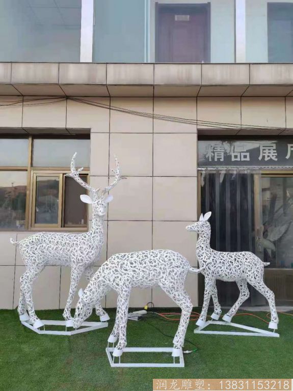 不锈钢花片小鹿雕塑 镂空工艺 喷漆厂家