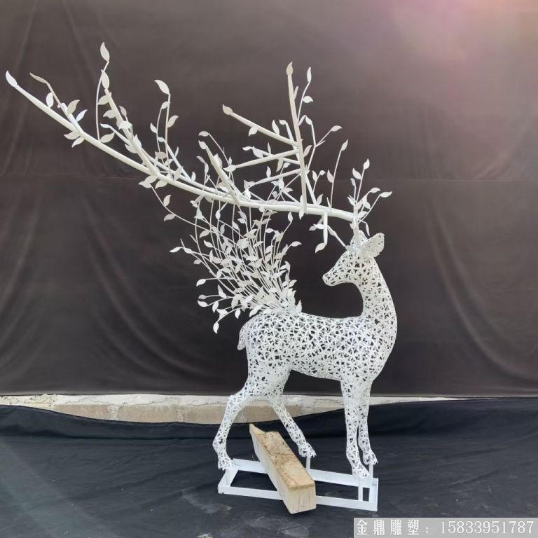 不锈钢创意景观镂空鹿雕塑厂家